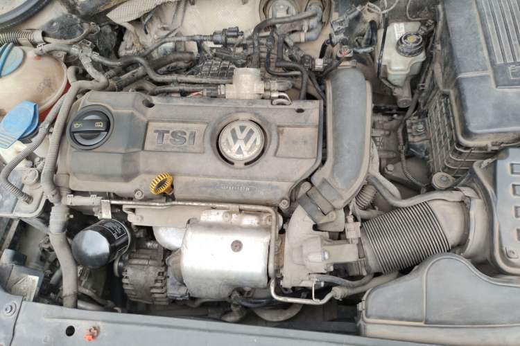 Used Volkswagen Sagitar 2012 1.4TSI Automatic Luxury Edition Engine Bay