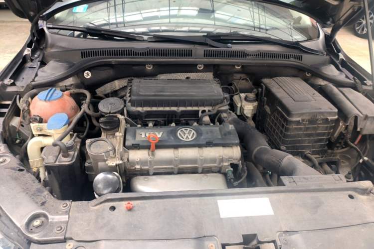 Used Volkswagen Sagitar 2012 1.6L Automatic Comfort Edition Engine Bay