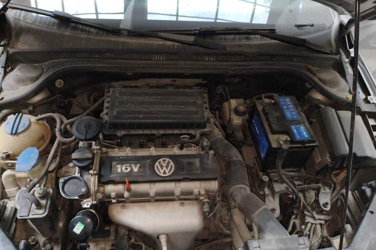 Used Volkswagen Sagitar 2012 1.6L Manual Comfort Model Engine Bay