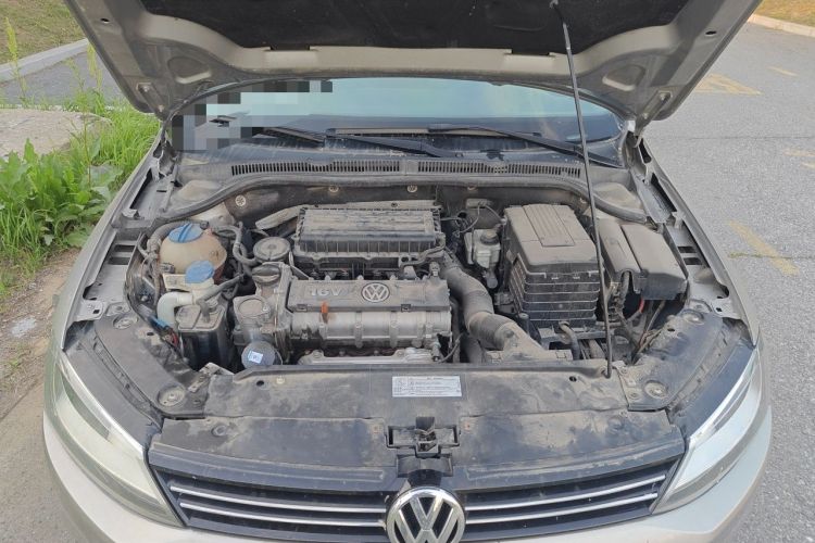 Used Volkswagen Sagitar 2012 1.6L Automatic Comfort Edition Engine Bay