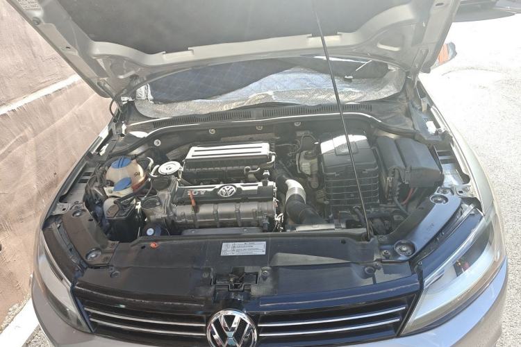Used Volkswagen Sagitar 2012 1.6L Automatic Comfort Edition Engine Bay