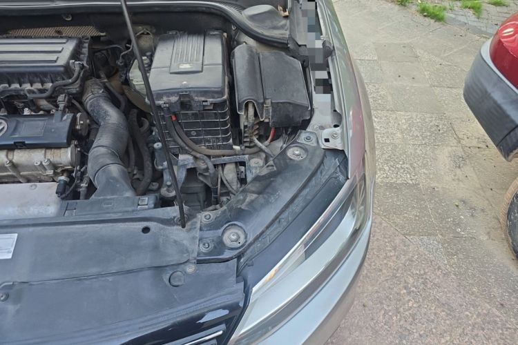 Used Volkswagen Sagitar 2012 1.6L Automatic Comfort Edition Engine Bay Left