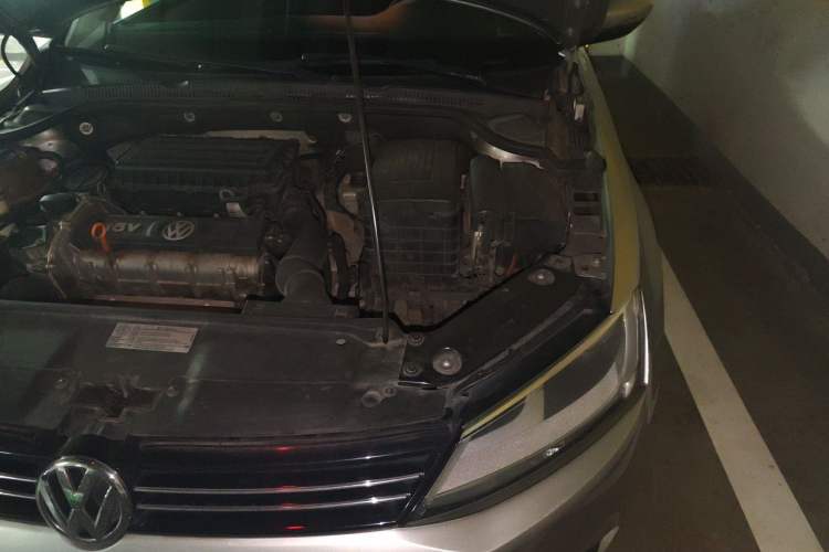 Used Volkswagen Sagitar 2012 1.6L Automatic Comfort Edition Engine Bay Left