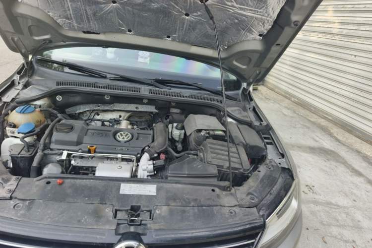 Used Volkswagen Sagitar 2012 1.4TSI Manual Luxury Model Engine Bay Left