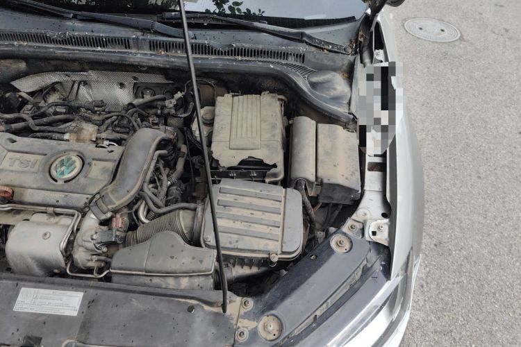 Used Volkswagen Sagitar 2012 1.4TSI Automatic Flagship Edition Engine Bay Left