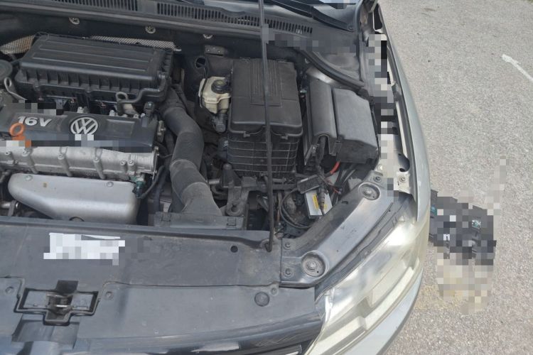 Used Volkswagen Sagitar 2012 1.6L Manual Comfort Model Engine Bay Left