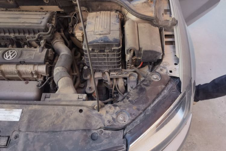Used Volkswagen Sagitar 2012 1.6L Automatic Comfort Edition Engine Bay Left