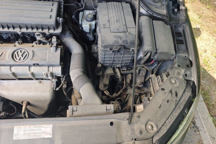 Used Volkswagen Sagitar 2012 1.6L Automatic Comfort Edition Engine Bay Left
