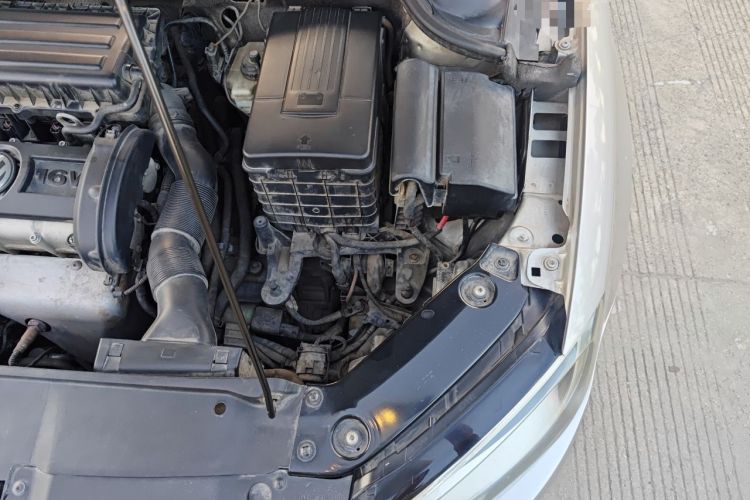 Used Volkswagen Sagitar 2012 1.6L Automatic Fashion Edition Engine Bay Left