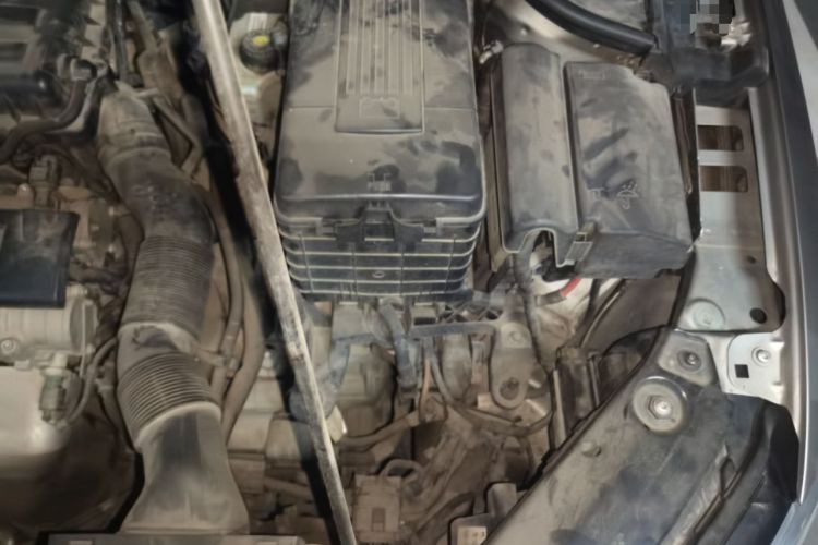 Used Volkswagen Sagitar 2012 1.6L Automatic Comfort Edition Engine Bay Left