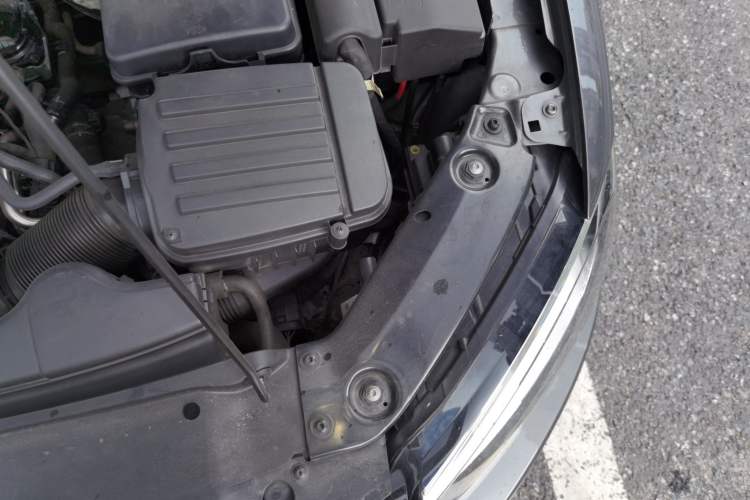 Used Volkswagen Sagitar 2012 1.4TSI Automatic Luxury Edition Engine Bay Left