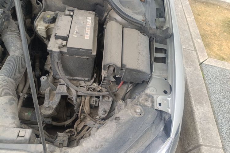 Used Volkswagen Sagitar 2012 1.6L Manual Comfort Model Engine Bay Left