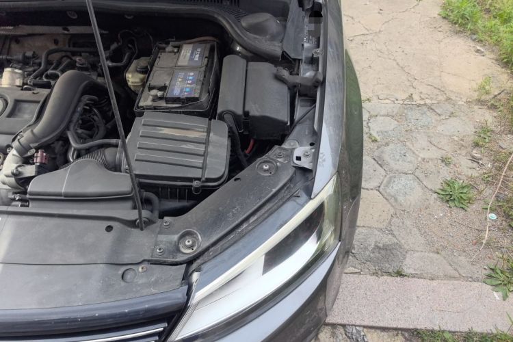 Used Volkswagen Sagitar 2012 1.4TSI Automatic Flagship Edition Engine Bay Left