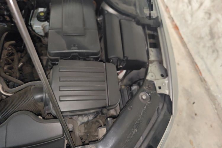 Used Volkswagen Sagitar 2012 1.4TSI Automatic Luxury Edition Engine Bay Left