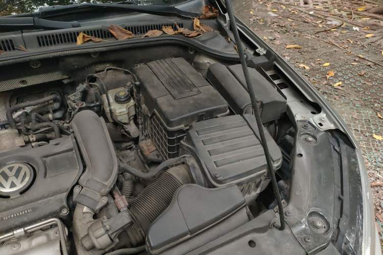 Used Volkswagen Sagitar 2012 1.4TSI Automatic Fashion Edition Engine Bay Left