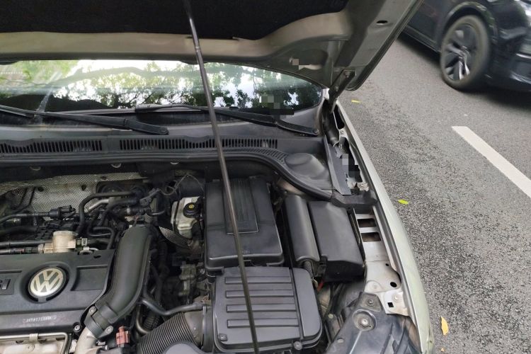 Used Volkswagen Sagitar 2012 1.4TSI Automatic Fashion Edition Engine Bay Left