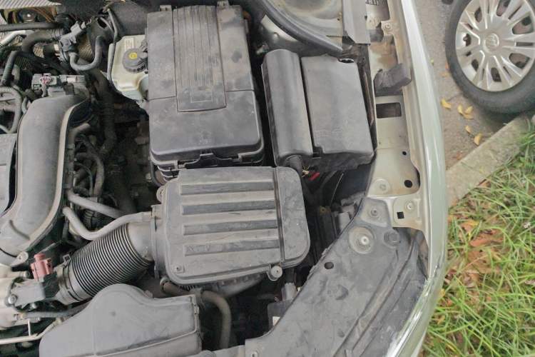Used Volkswagen Sagitar 2012 1.4TSI Automatic Luxury Edition Engine Bay Left