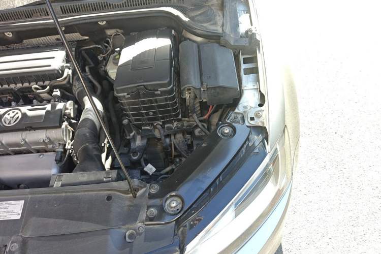 Used Volkswagen Sagitar 2012 1.6L Automatic Comfort Edition Engine Bay Left