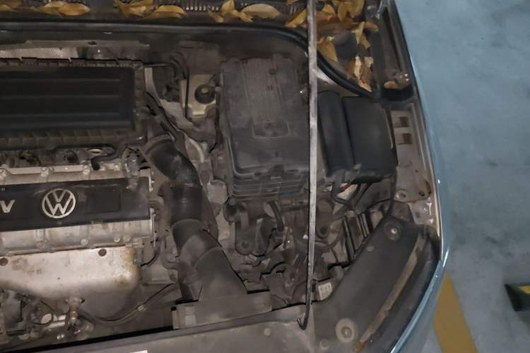 Used Volkswagen Sagitar 2012 1.6L Automatic Comfort Edition Engine Bay Left
