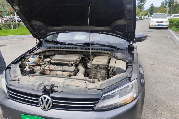 Used Volkswagen Sagitar 2012 1.6L Automatic Comfort Edition Engine Bay Left