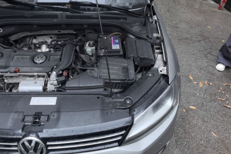 Used Volkswagen Sagitar 2012 1.4TSI Automatic Luxury Edition Engine Bay Left