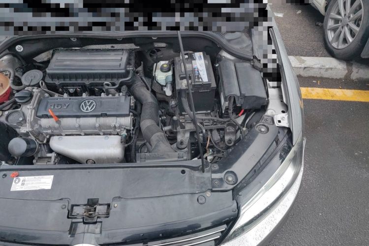 Used Volkswagen Sagitar 2012 1.6L Manual Comfort Model Engine Bay Left