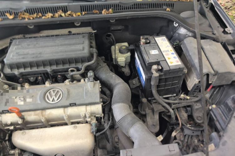 Used Volkswagen Sagitar 2012 1.6L Manual Comfort Model Engine Bay Left