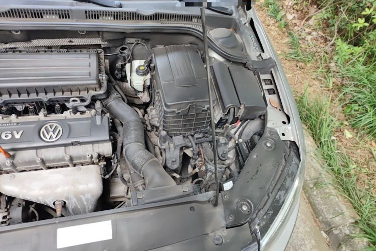Used Volkswagen Sagitar 2012 1.6L Automatic Comfort Edition Engine Bay Left