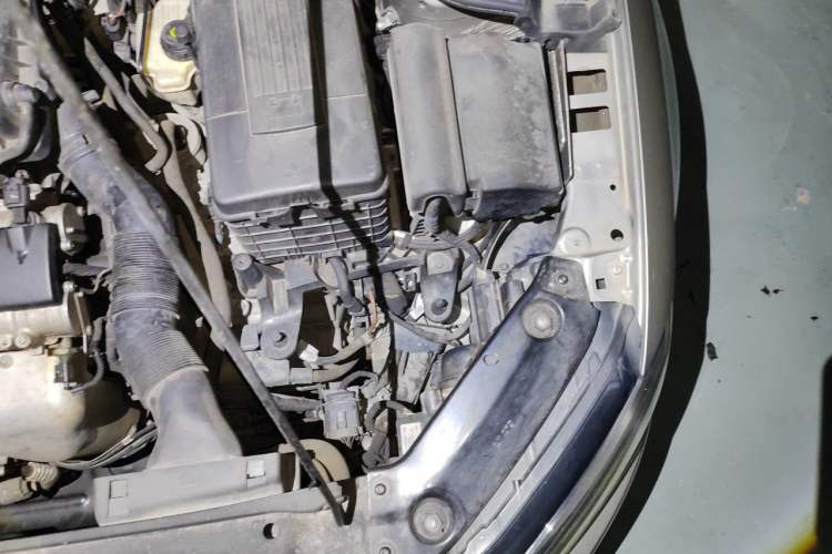 Used Volkswagen Sagitar 2012 1.6L Automatic Comfort Edition Engine Bay Left