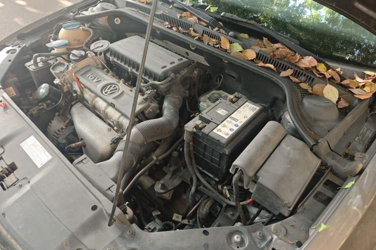 Used Volkswagen Sagitar 2012 1.6L Manual Comfort Model Engine Bay Left