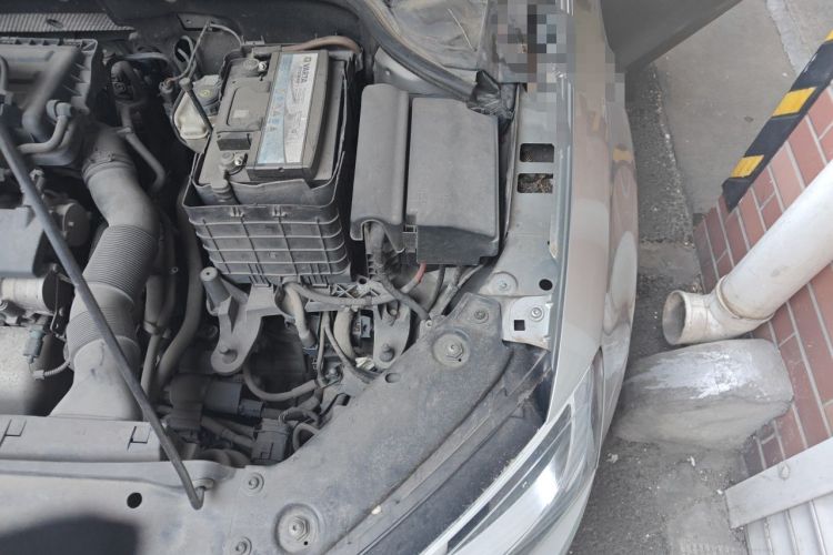 Used Volkswagen Sagitar 2012 1.6L Automatic Comfort Edition Engine Bay Left