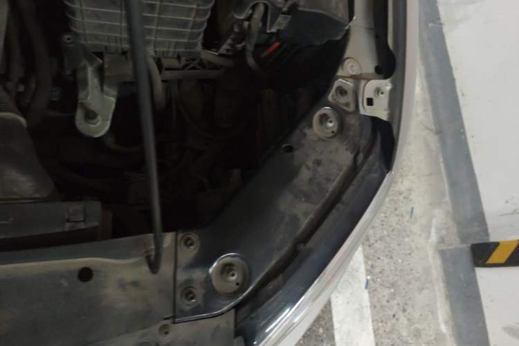 Used Volkswagen Sagitar 2012 1.6L Automatic Comfort Edition Engine Bay Left