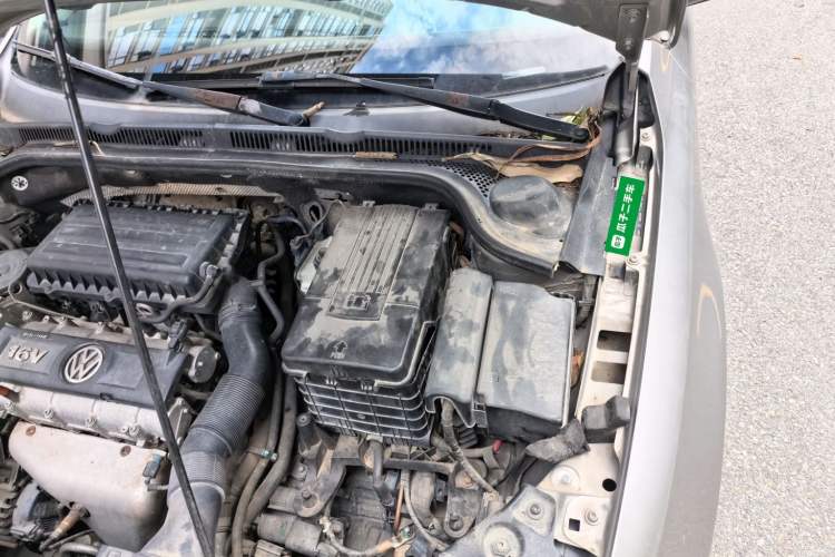 Used Volkswagen Sagitar 2012 1.6L Automatic Fashion Edition Engine Bay Left