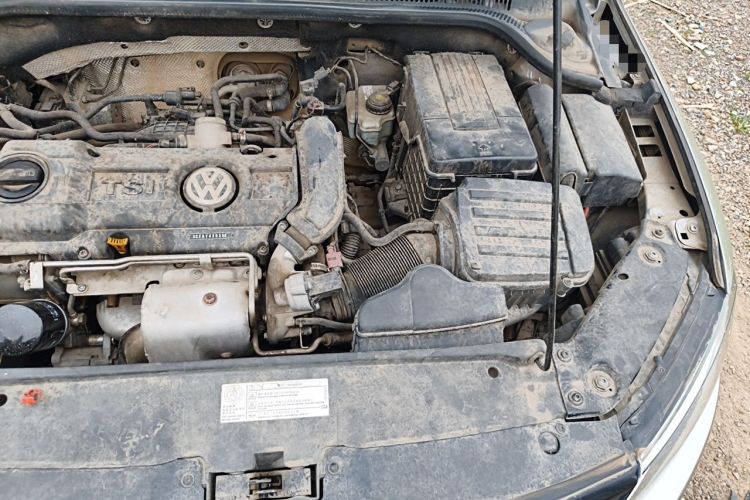 Used Volkswagen Sagitar 2012 1.4TSI Automatic Luxury Edition Engine Bay Left