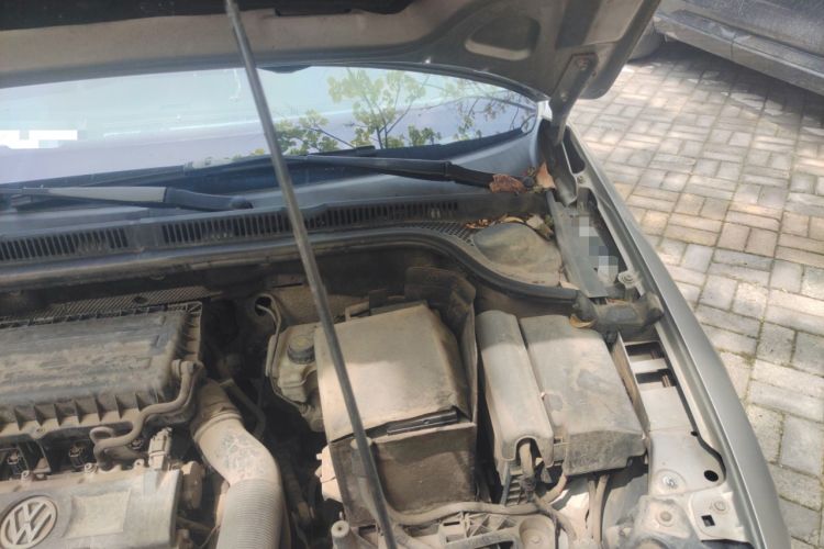 Used Volkswagen Sagitar 2012 1.6L Manual Comfort Model Engine Bay Left