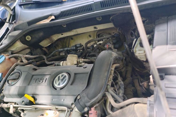 Used Volkswagen Sagitar 2012 1.4TSI Manual Luxury Model Engine Bay