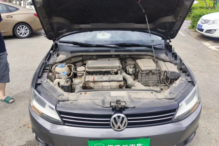 Used Volkswagen Sagitar 2012 1.6L Automatic Comfort Edition Engine Bay