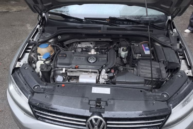 Used Volkswagen Sagitar 2012 1.4TSI Automatic Luxury Edition Engine Bay