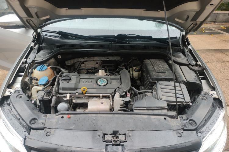Used Volkswagen Sagitar 2012 1.4TSI Automatic Luxury Edition Engine Bay