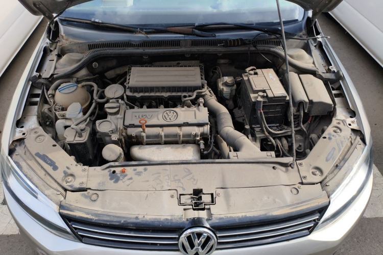 Used Volkswagen Sagitar 2012 1.6L Manual Comfort Model Engine Bay