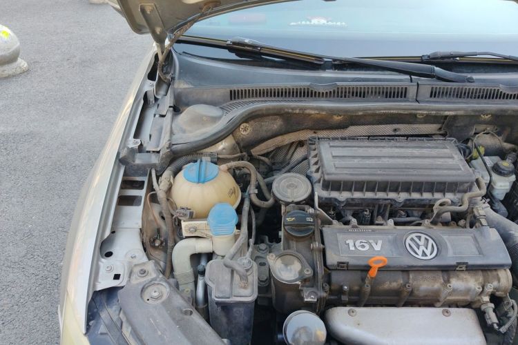 Used Volkswagen Sagitar 2012 1.6L Automatic Comfort Edition Engine Bay Right