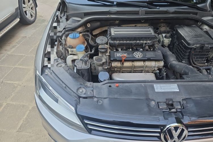 Used Volkswagen Sagitar 2012 1.6L Automatic Comfort Edition Engine Bay Right