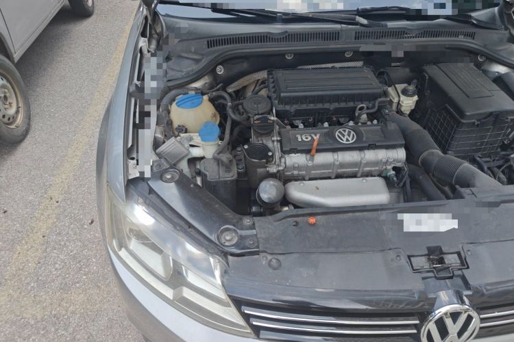Used Volkswagen Sagitar 2012 1.6L Manual Comfort Model Engine Bay Right