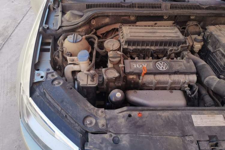 Used Volkswagen Sagitar 2012 1.6L Automatic Comfort Edition Engine Bay Right
