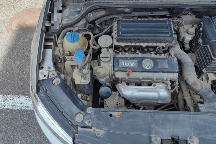 Used Volkswagen Sagitar 2012 1.6L Automatic Comfort Edition Engine Bay Right