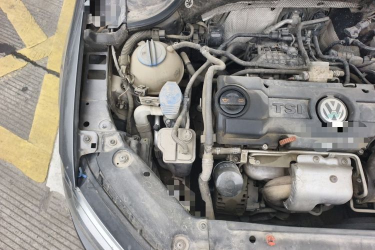 Used Volkswagen Sagitar 2012 1.4TSI Automatic Luxury Edition Engine Bay Right