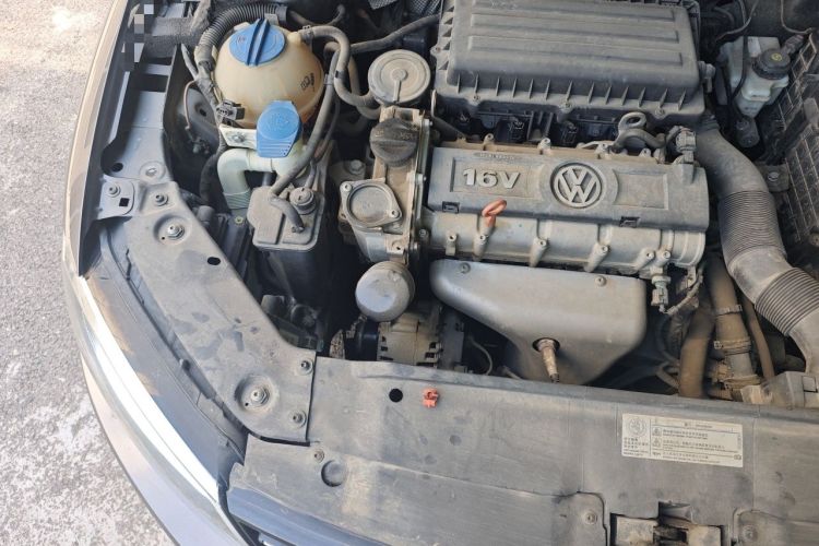 Used Volkswagen Sagitar 2012 1.6L Automatic Comfort Edition Engine Bay Right