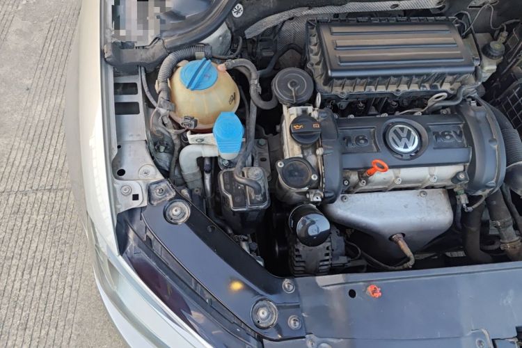 Used Volkswagen Sagitar 2012 1.6L Automatic Fashion Edition Engine Bay Right