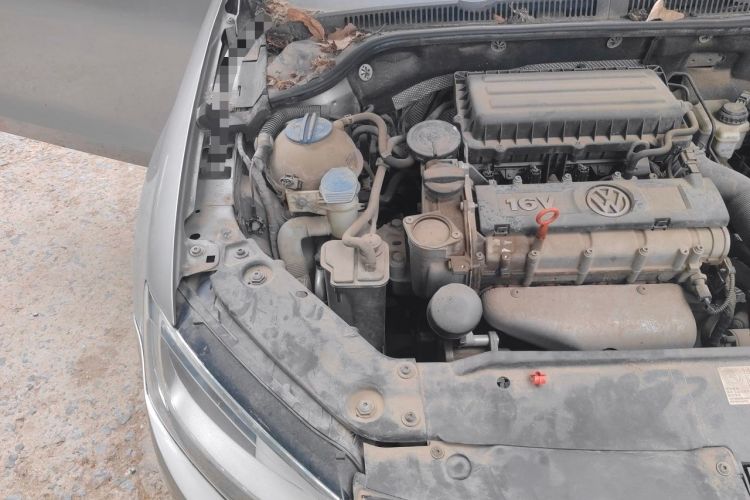 Used Volkswagen Sagitar 2012 1.6L Manual Comfort Model Engine Bay Right