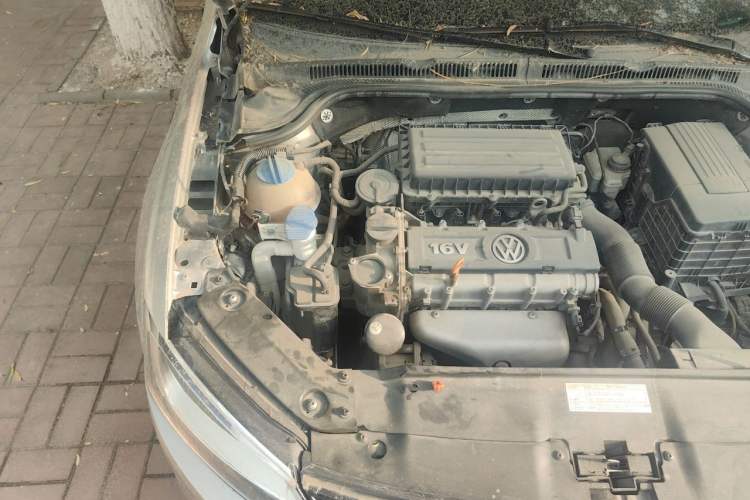 Used Volkswagen Sagitar 2012 1.6L Automatic Comfort Edition Engine Bay Right